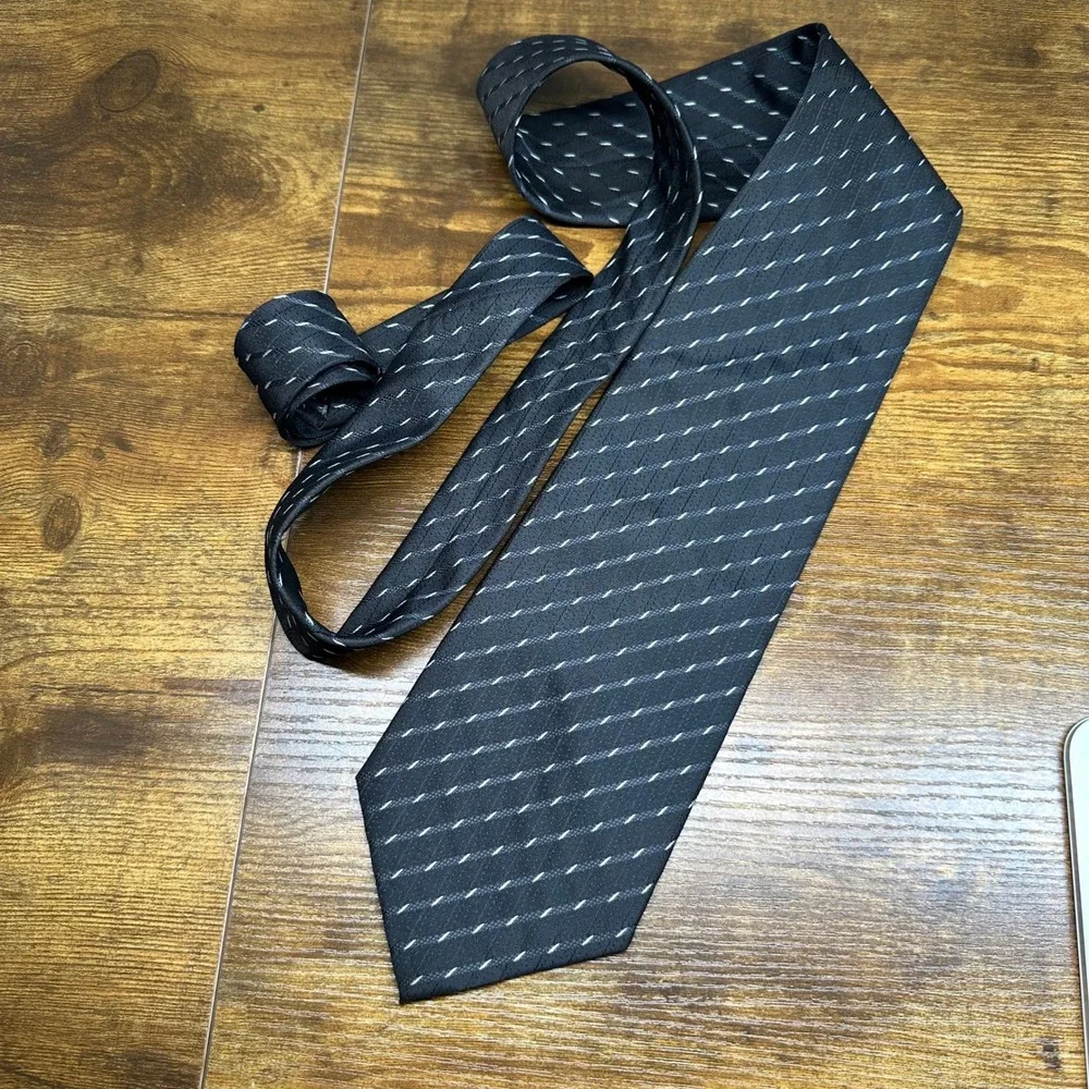 Hugo Boss Mens Silk Tie Black Grey White‎ Diagonal Stripe Made in Italy Necktie